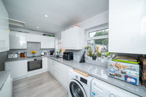 KITCHEN/DINER- click for photo gallery